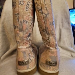 Ugg Signature Wiltshire Boots, Size 9
